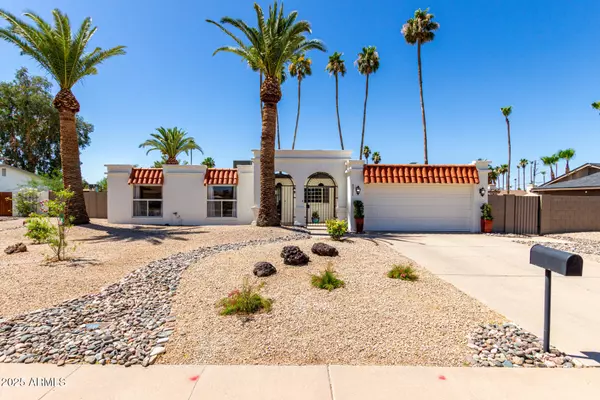 5211 E WINCHCOMB Drive, Scottsdale, AZ 85254