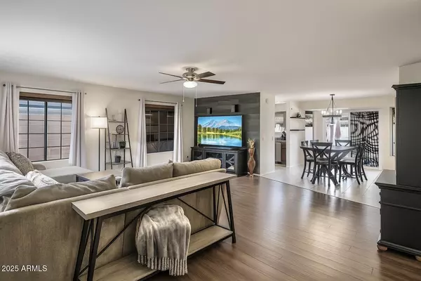 Phoenix, AZ 85027,21061 N 33RD Drive
