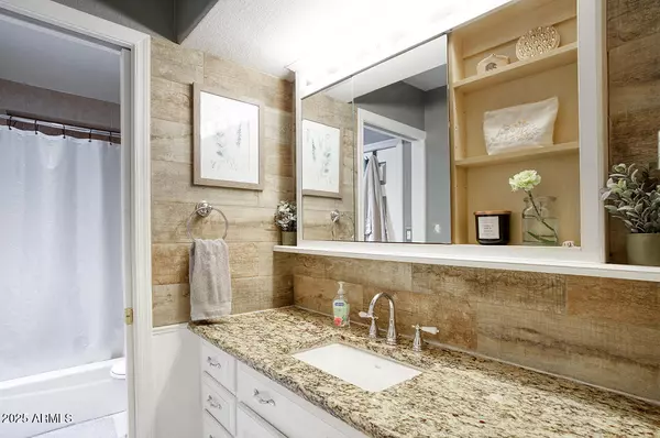 Phoenix, AZ 85053,3203 W LIBBY Street