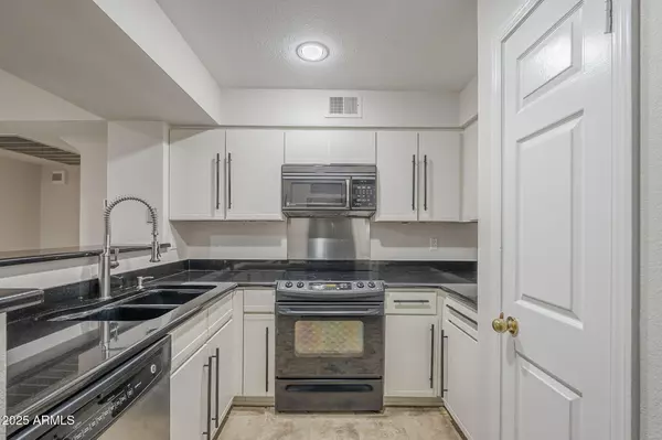 Tempe, AZ 85282,2333 E SOUTHERN Avenue #1023