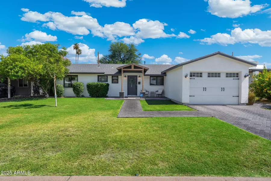 4842 E FAIRMOUNT Avenue, Phoenix, AZ 85018