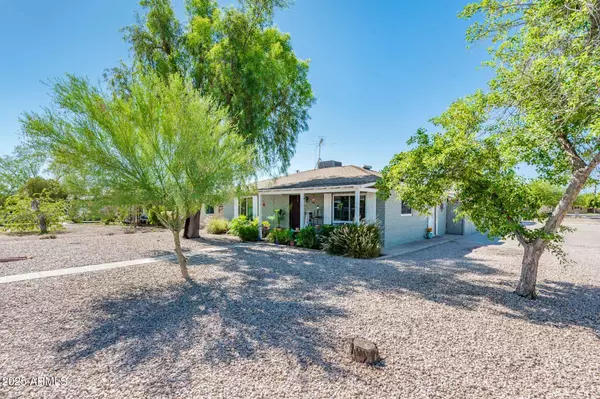 Phoenix, AZ 85015,2221 W MITCHELL Drive