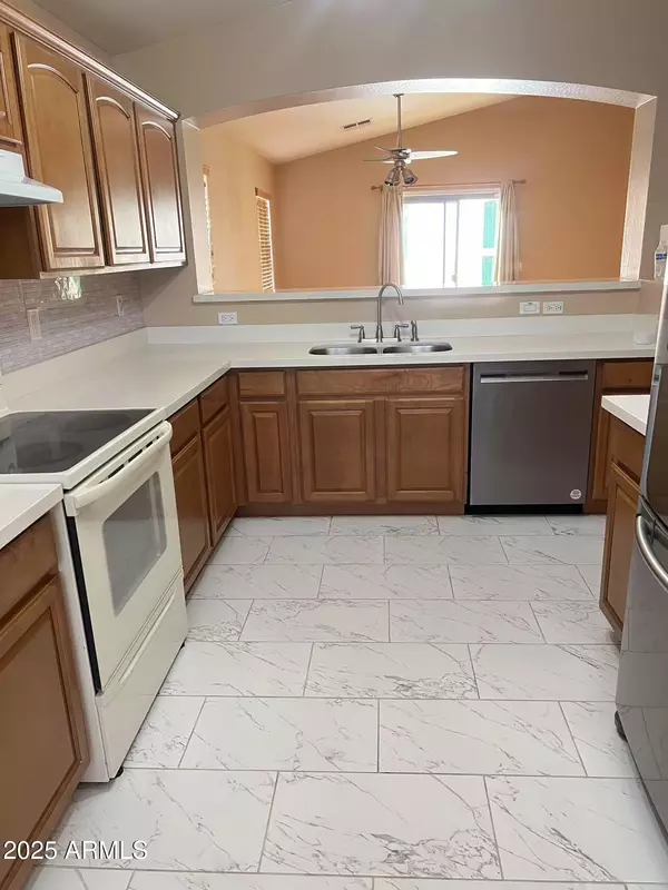 Tolleson, AZ 85353,8507 W PIONEER Street