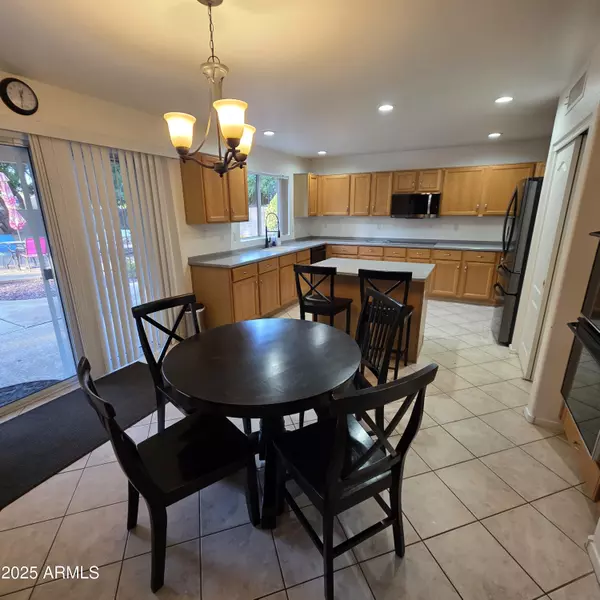 Chandler, AZ 85225,1032 E SHEFFIELD Avenue