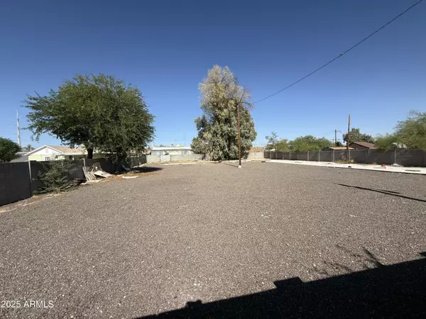 Glendale, AZ 85301,6625 N 58th Avenue #16,17