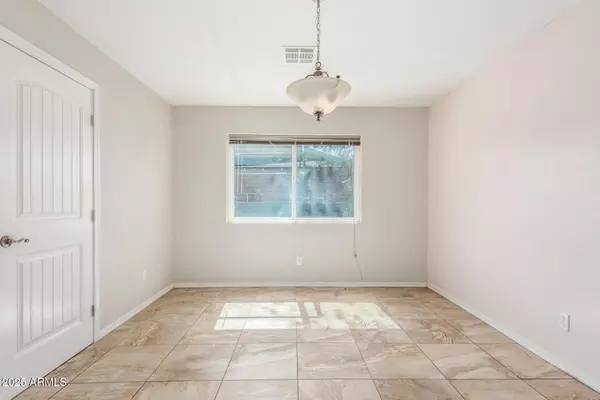Phoenix, AZ 85019,4238 W KRALL Street