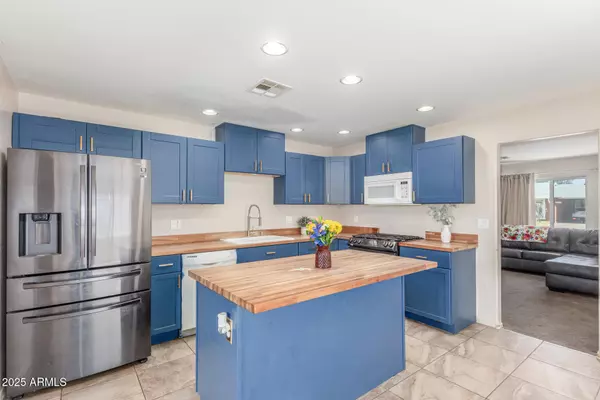 Phoenix, AZ 85019,4238 W KRALL Street