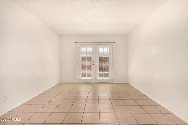 Phoenix, AZ 85043,1439 N 53RD Avenue