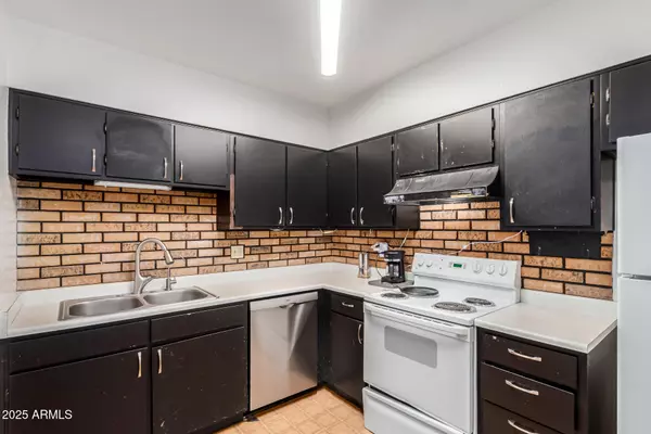 Mesa, AZ 85202,830 S DOBSON Road #86