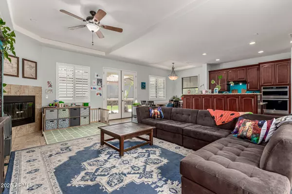 Phoenix, AZ 85042,3229 E MOUNTAIN VILLAGE Circle