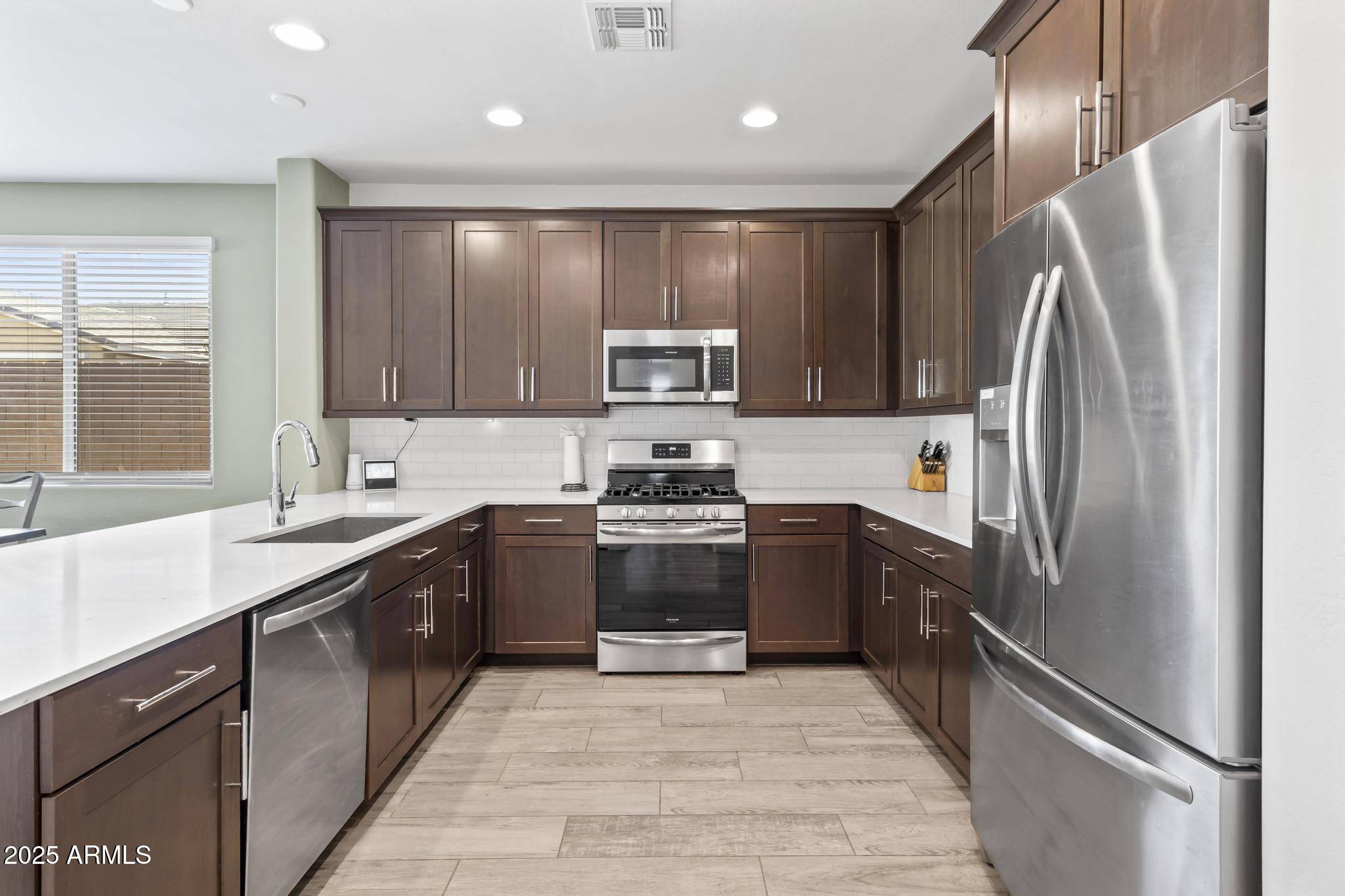 Phoenix, AZ 85042,6919 S 13TH Place