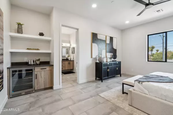 Phoenix, AZ 85004,377 E Windsor Avenue #24
