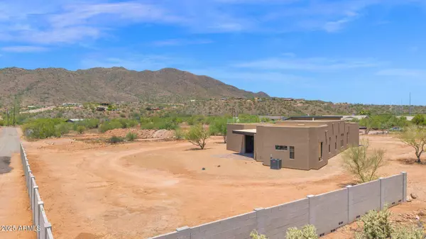 New River, AZ 85087,553 W Cavalry Road