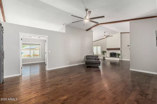 Phoenix, AZ 85027,18820 N 33RD Avenue