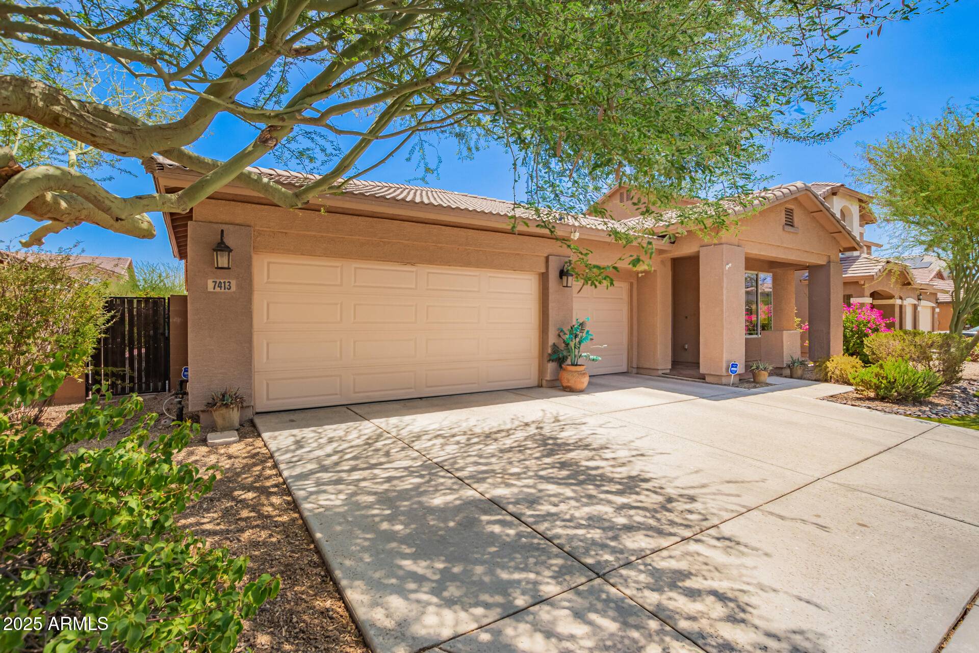 7413 W SOUTHGATE Avenue, Phoenix, AZ 85043
