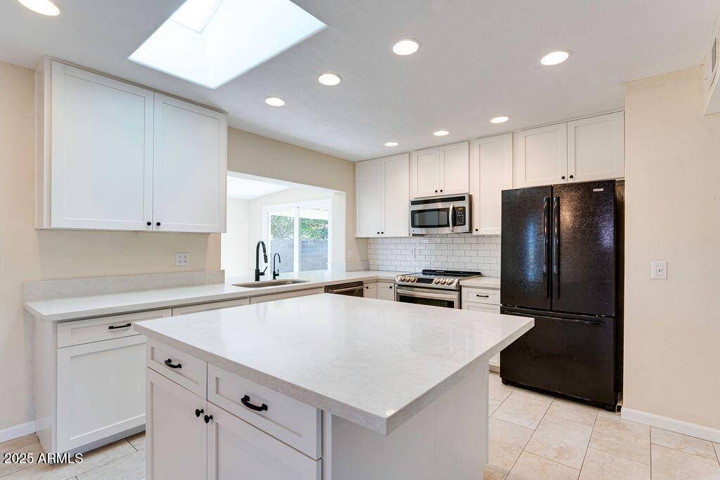 Tempe, AZ 85282,717 W MANHATTON Drive