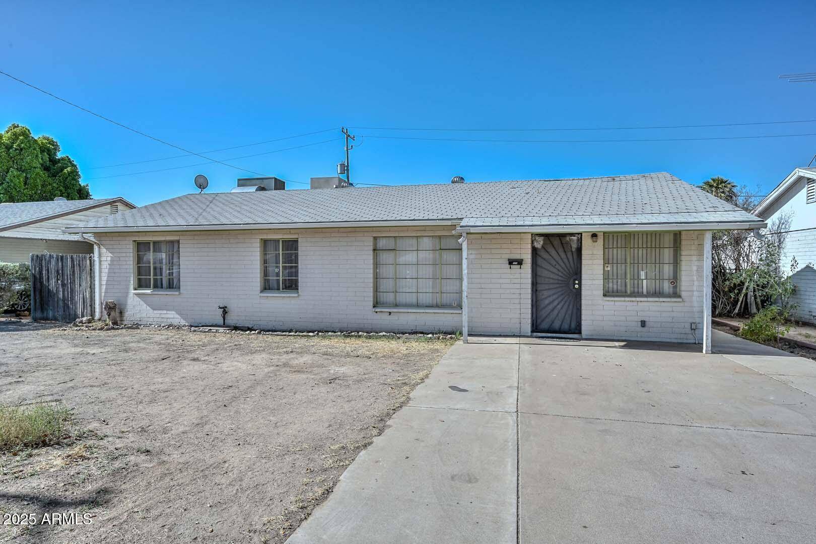 829 E ECHO Lane, Phoenix, AZ 85020