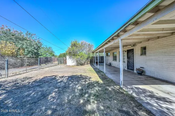 Phoenix, AZ 85020,829 E ECHO Lane