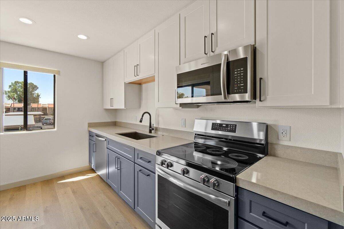 9270 E MISSION Lane #211, Scottsdale, AZ 85258