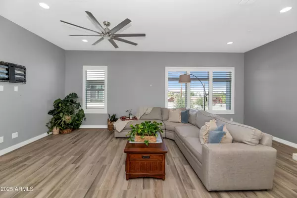 Phoenix, AZ 85020,1717 E MORTEN Avenue #49