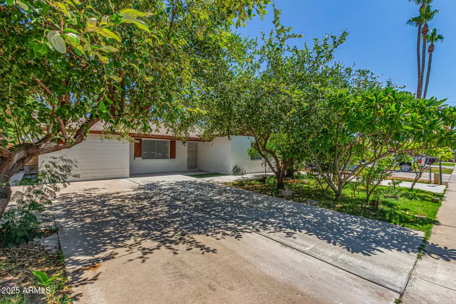 5918 W COLUMBUS Avenue, Phoenix, AZ 85033