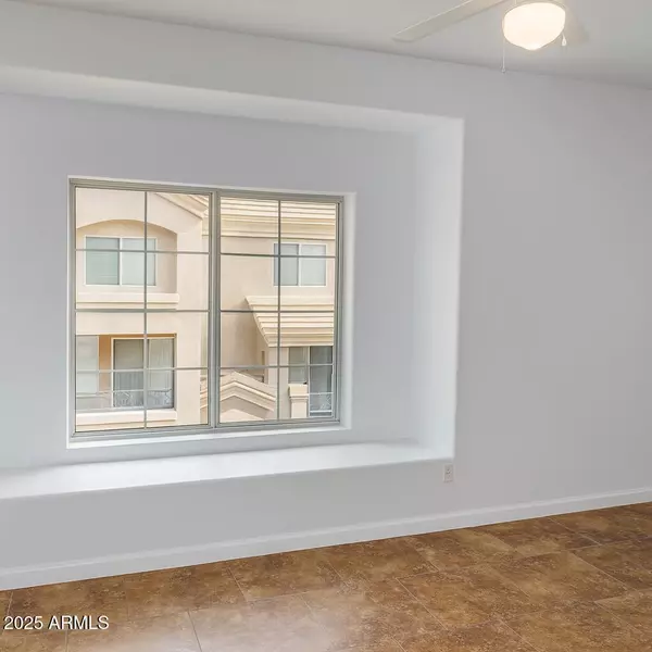 Phoenix, AZ 85032,4465 E PARADISE VILLAGE Parkway S #1200