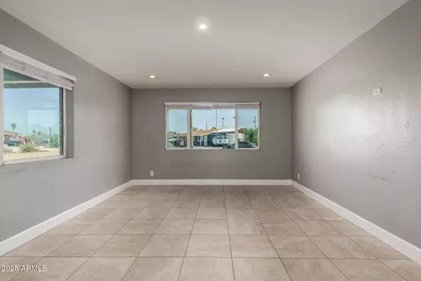 Mesa, AZ 85201,1747 W DEVON --