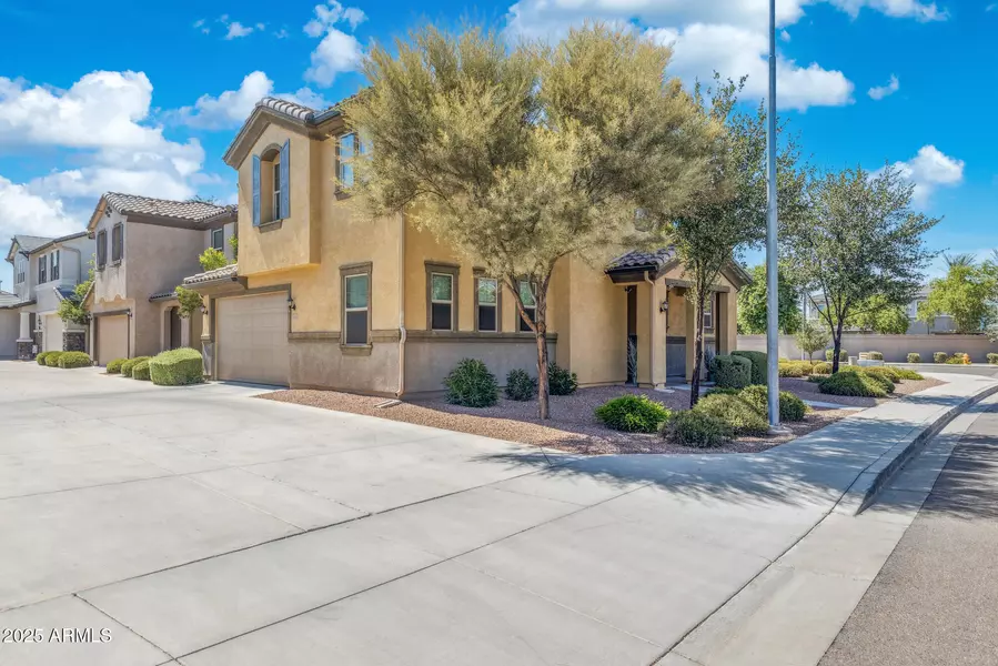2900 S WASHINGTON Street, Chandler, AZ 85286