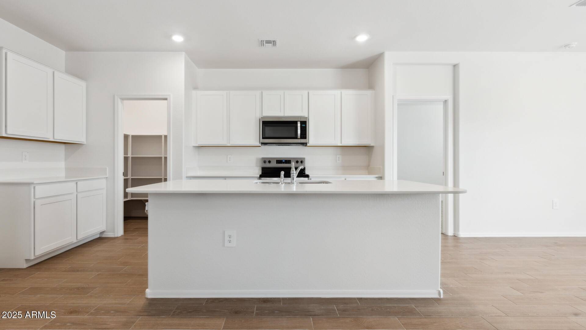 Wittmann, AZ 85361,18346 W HACKAMORE Drive