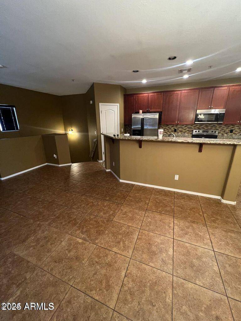 Phoenix, AZ 85043,8153 W GROOM CREEK Road