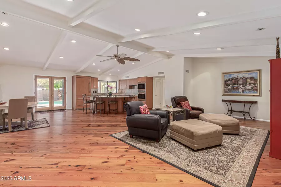 2536 E SIERRA Street, Phoenix, AZ 85028