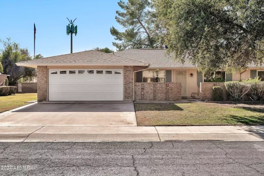 10205 W ROYAL OAK Road, Sun City, AZ 85351