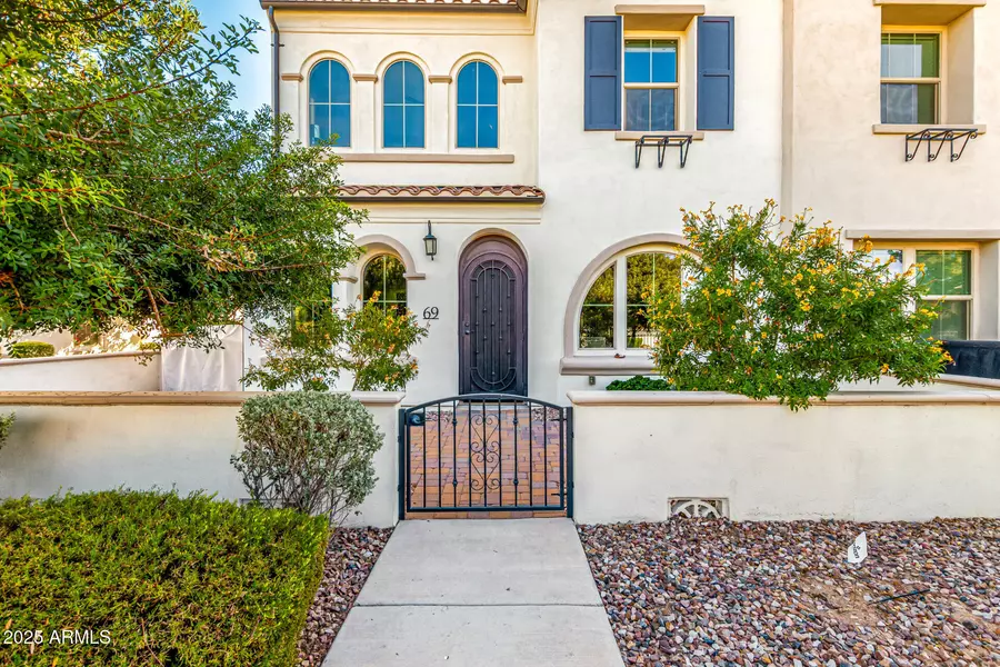 2477 W MARKET Place #69, Chandler, AZ 85248