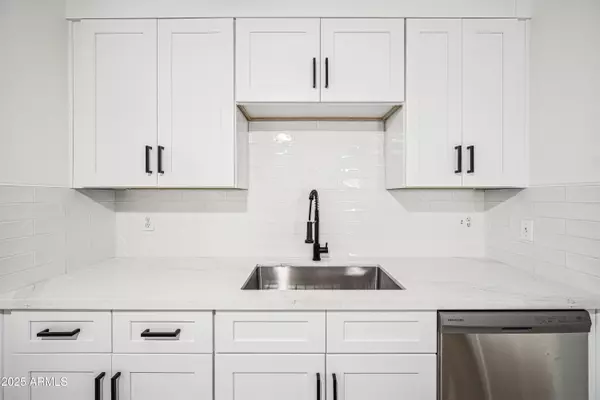 Mesa, AZ 85201,1728 W BENTLEY Street