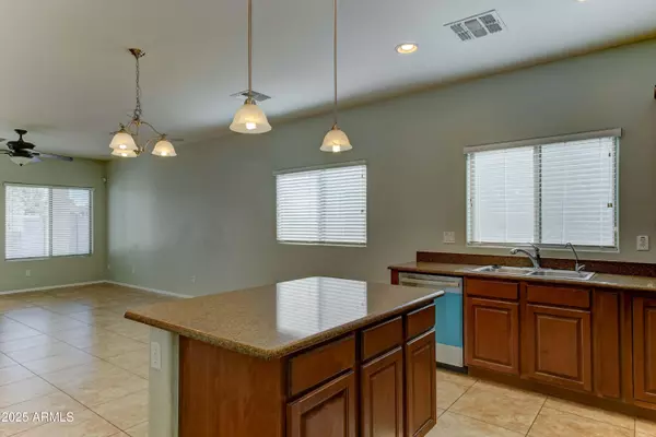 San Tan Valley, AZ 85143,1120 W DESERT HOLLOW Drive