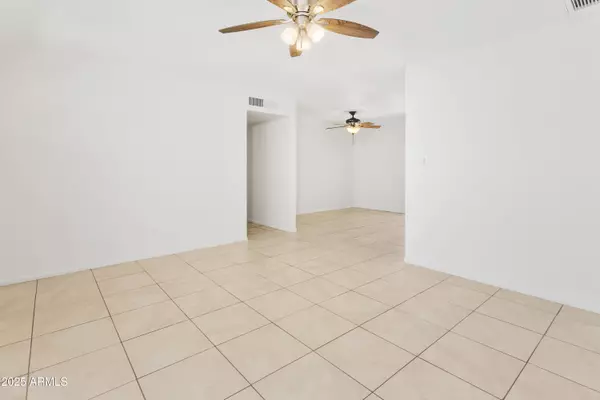 Phoenix, AZ 85032,2745 E DAHLIA Drive
