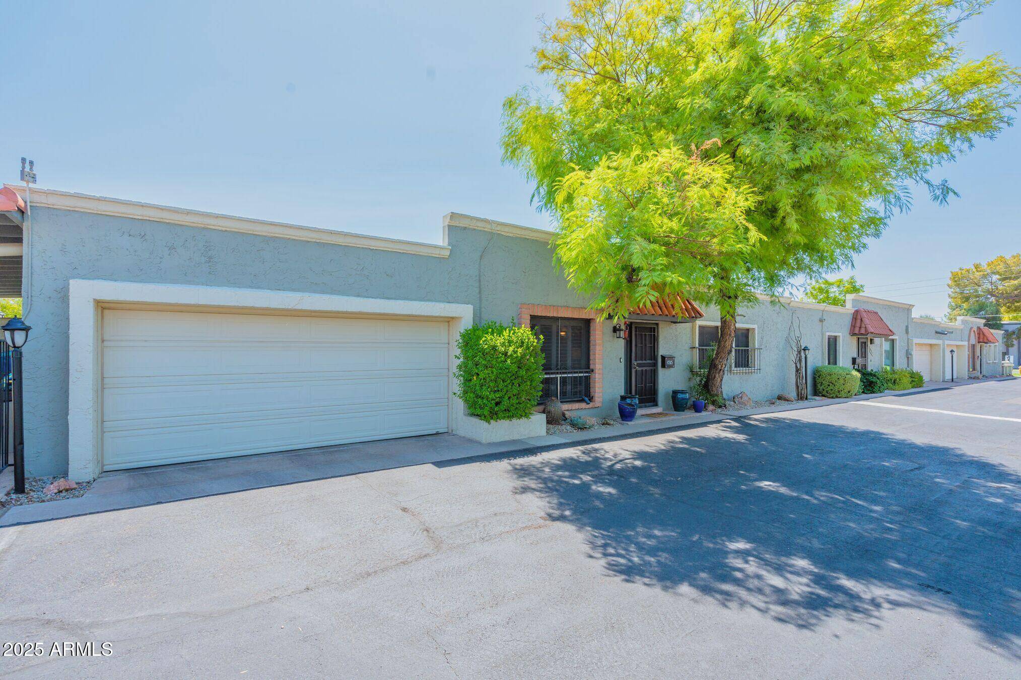 Phoenix, AZ 85014,6515 N 12th Place