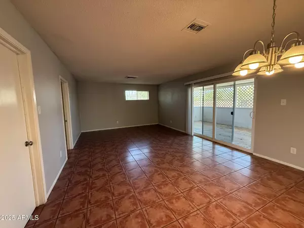 Tempe, AZ 85282,324 E RIVIERA Drive