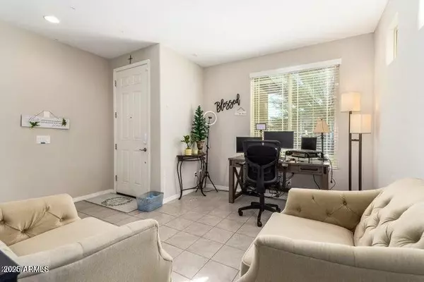 Phoenix, AZ 85042,2440 E SAINT CATHERINE Avenue