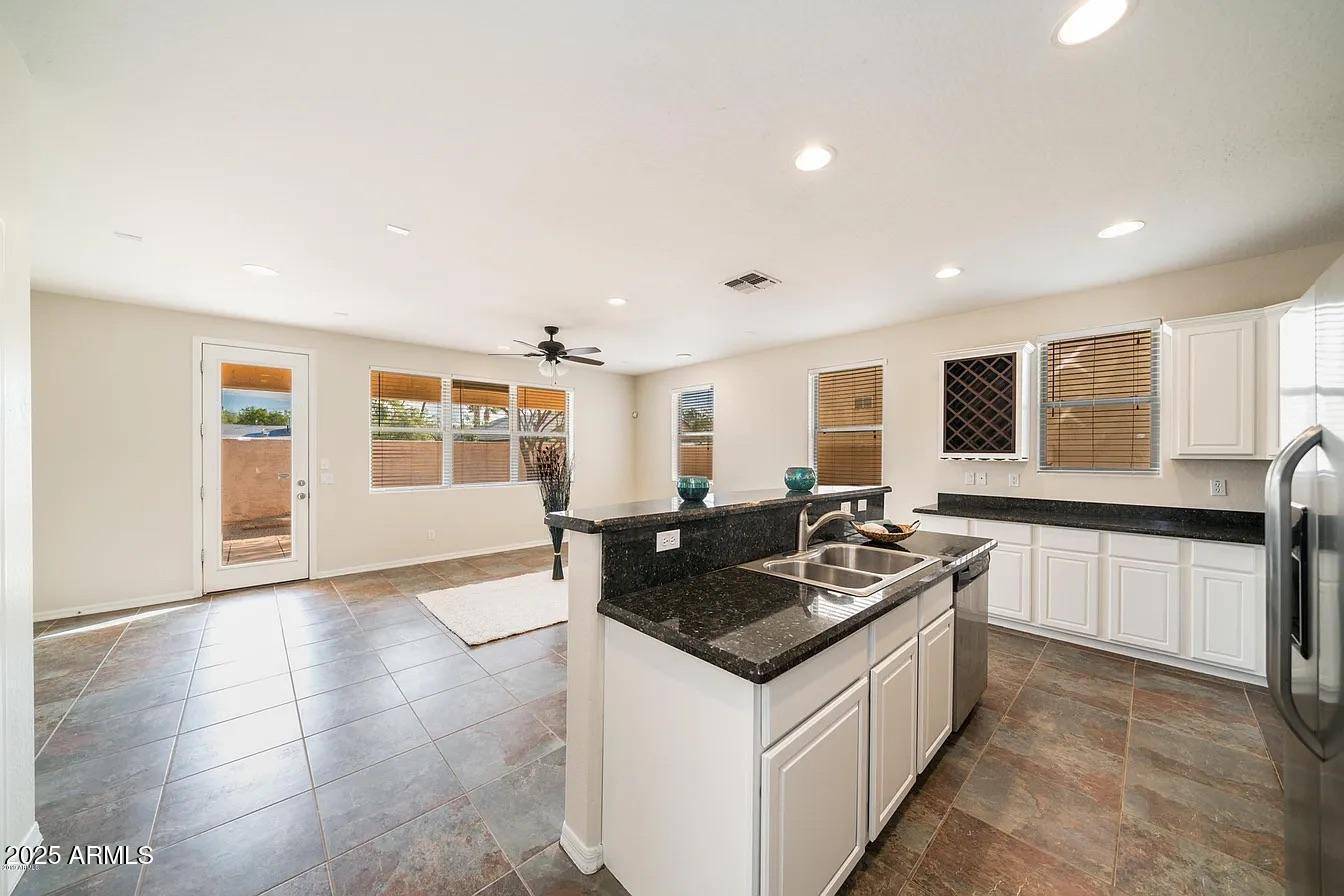 Tempe, AZ 85281,1423 S NEWBERRY Lane