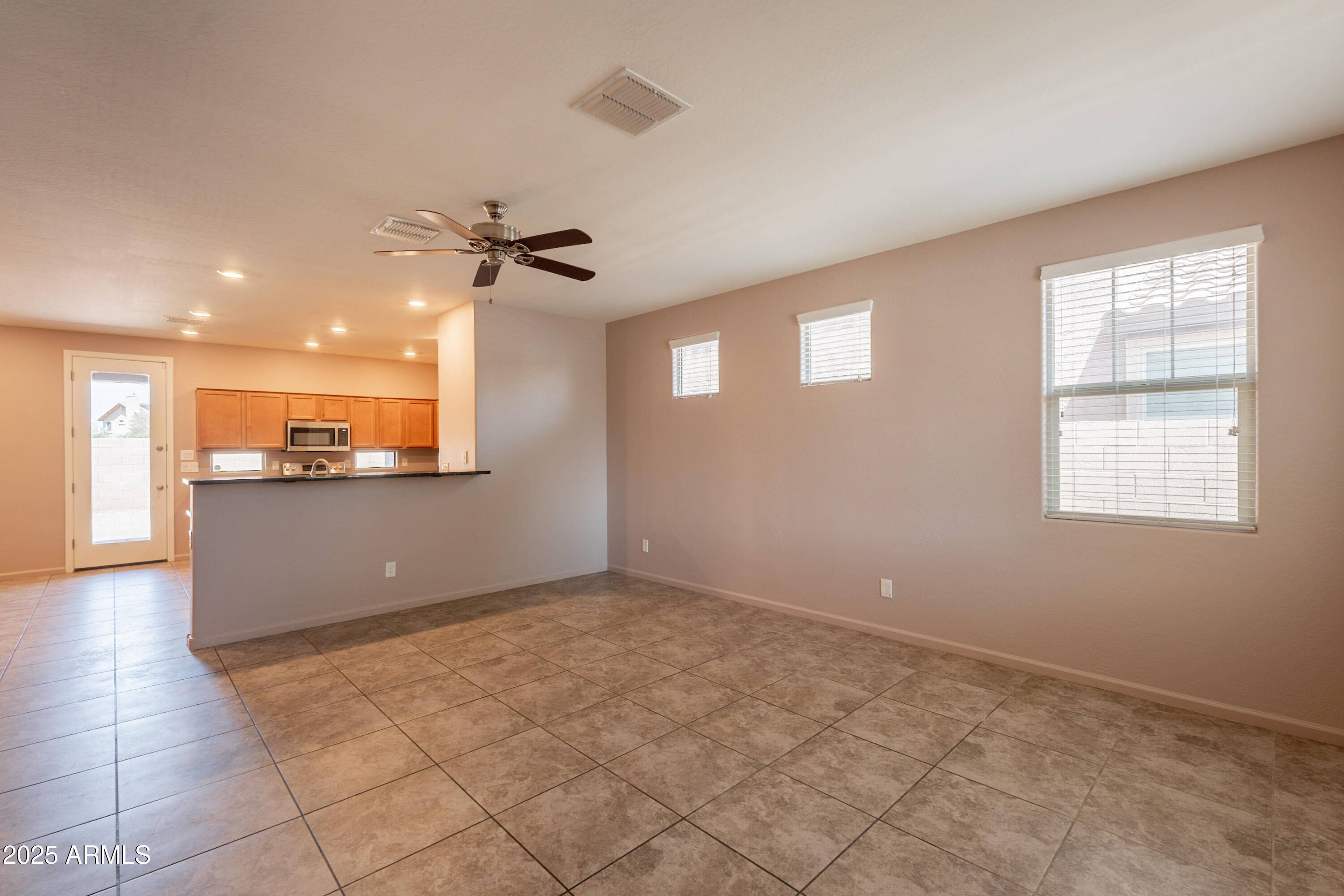 Phoenix, AZ 85040,5220 S 16TH Place