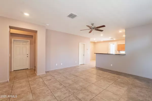 Phoenix, AZ 85040,5220 S 16TH Place