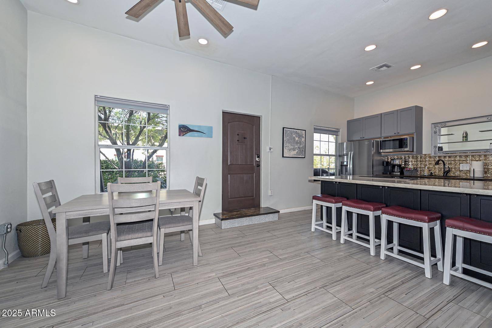 Phoenix, AZ 85007,915 W FILLMORE Street