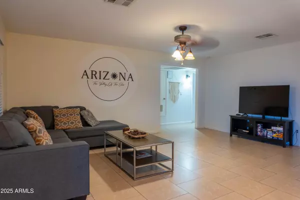 Phoenix, AZ 85017,3229 W COLLEGE Drive