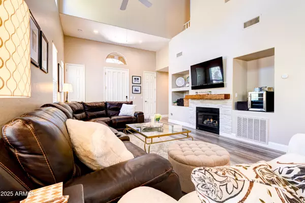 Scottsdale, AZ 85255,20802 N GRAYHAWK Drive #1045