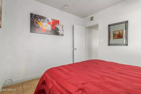 1611 W OSBORN Road, Phoenix, AZ 85015