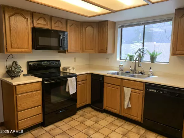 Tempe, AZ 85282,15 E REDONDO Drive