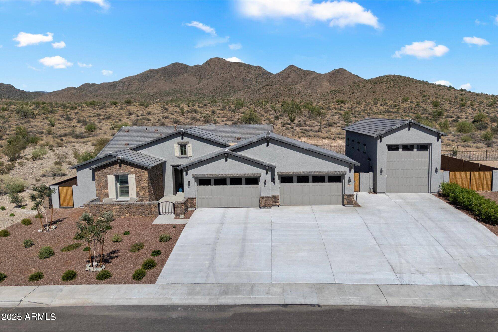 43619 N NATIONAL Court, New River, AZ 85087