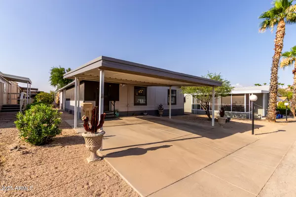 Phoenix, AZ 85024,2233 E BEHREND Drive #128