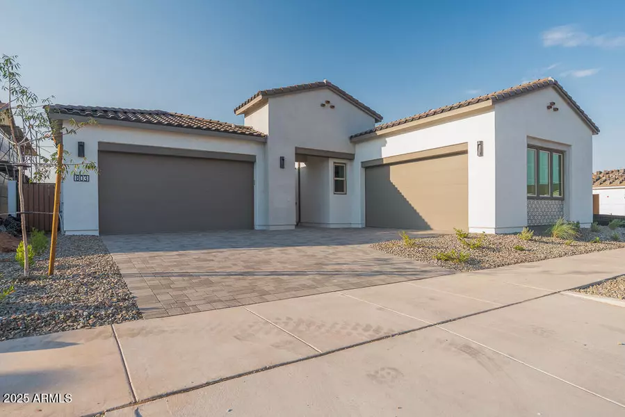 803 W J WALTZ Way, Apache Junction, AZ 85120